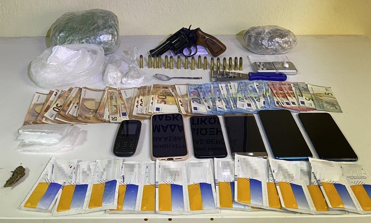 Θεσσαλονίκη : Έκρυβαν κοκαΐνη στον καναπέ του σπιτιού τους