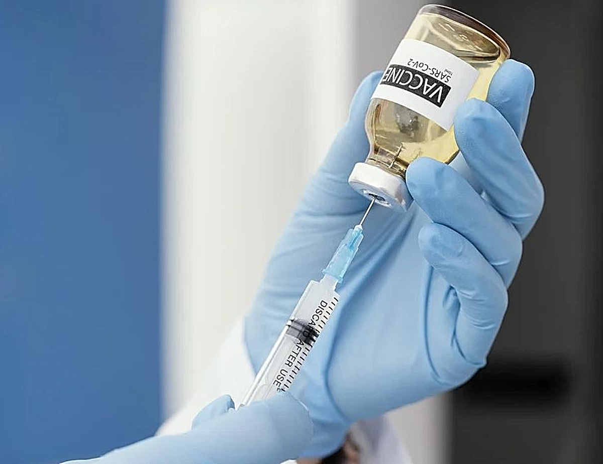 ΗΠΑ : 30 τοις εκατό των ενηλίκων των ΗΠΑ έχει εμβολιαστεί πλήρως και το 50% έχει λάβει τουλάχιστον μία δόση