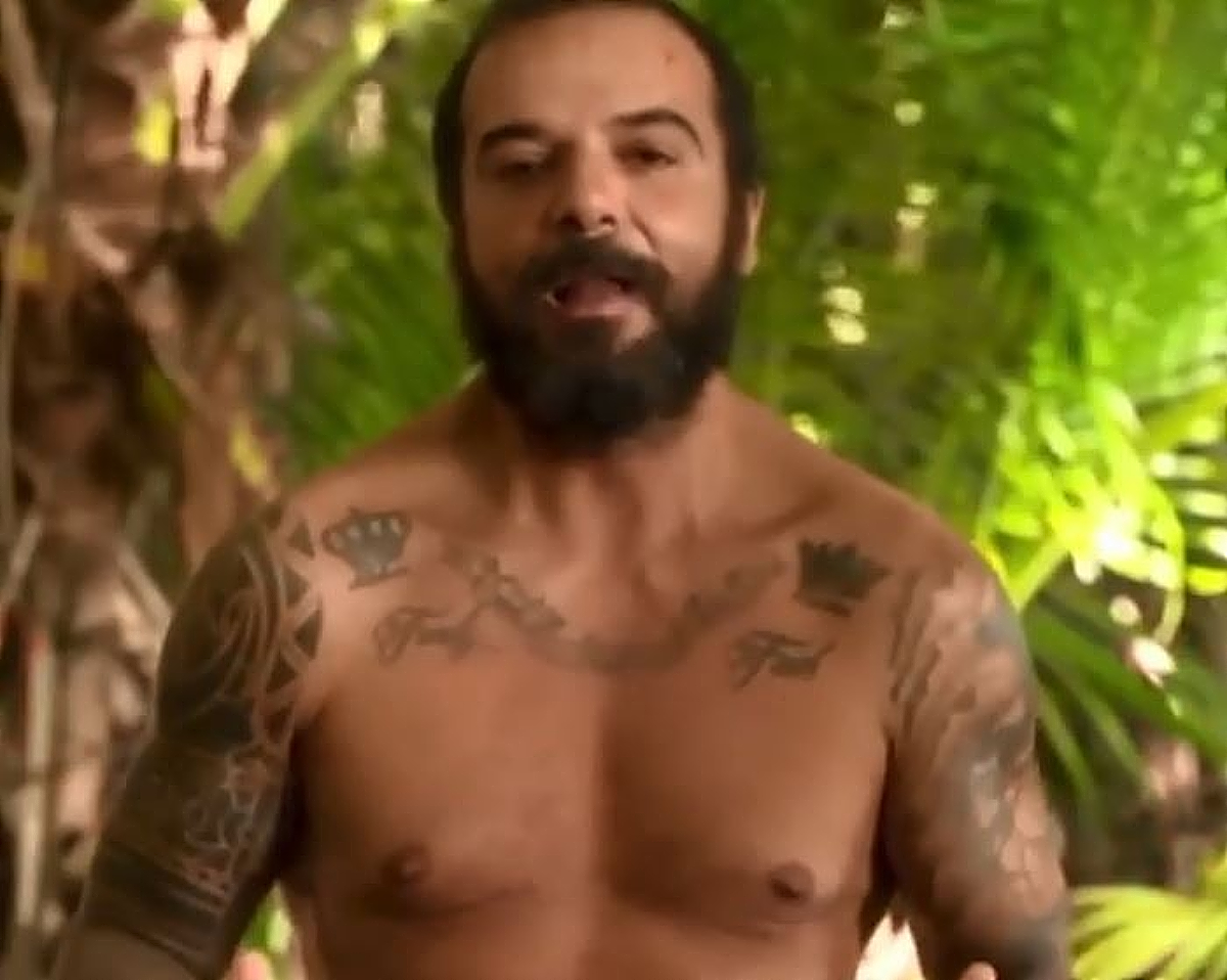 Survivor : Ο Τριαντάφυλλος ξεσπάει για τον Κόρο «Χτυπάει τα καρφιά, χτυπάει πισώπλατα» Survivor : Ο Τριαντάφυλλος ξεσπάει για τον Κόρομι «Χτυπάει τα καρφιά, χτυπάει πισώπλατα»