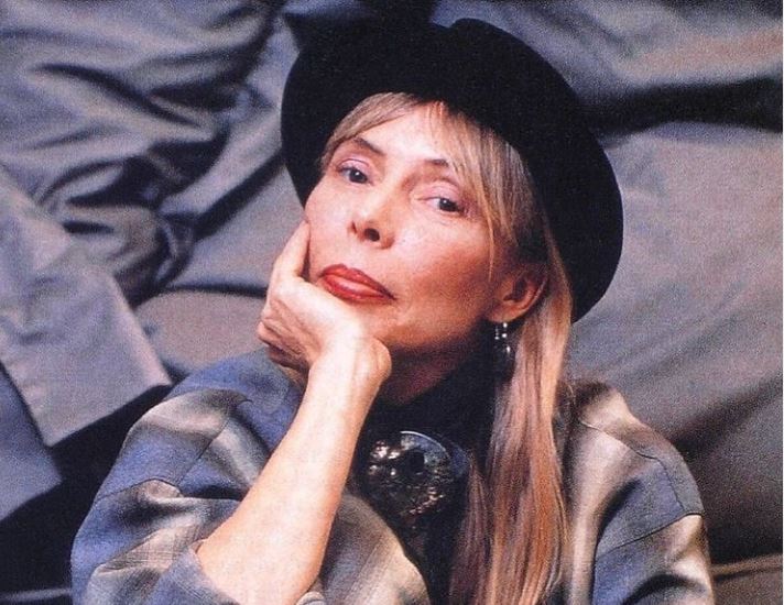 50 χρόνια Τζόνι Μίτσελ σε ένα επετειακό άλμπουμ