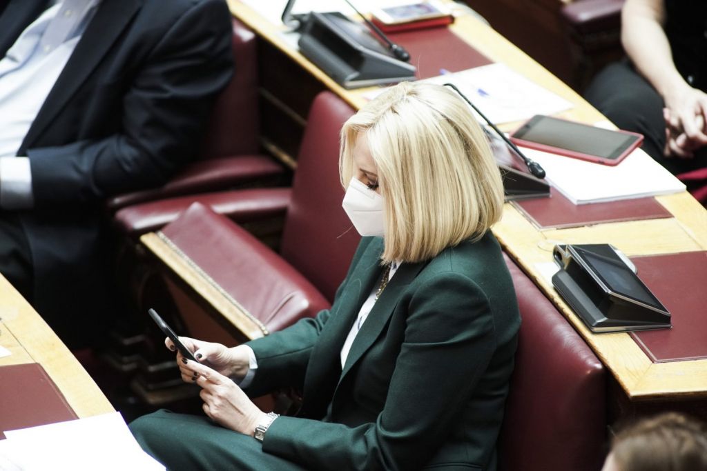 Γεννηματά : Ο εμβολιασμός των υγειονομικών δεν μπορεί να περιμένει μέχρι τον Σεπτέμβριο