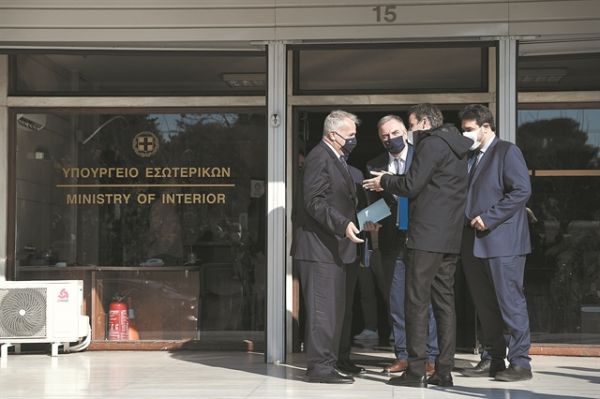 Δημόσιο : Ερχονται οι «αδιάφθοροι» – Ποια θα είναι τα καθήκοντά τους