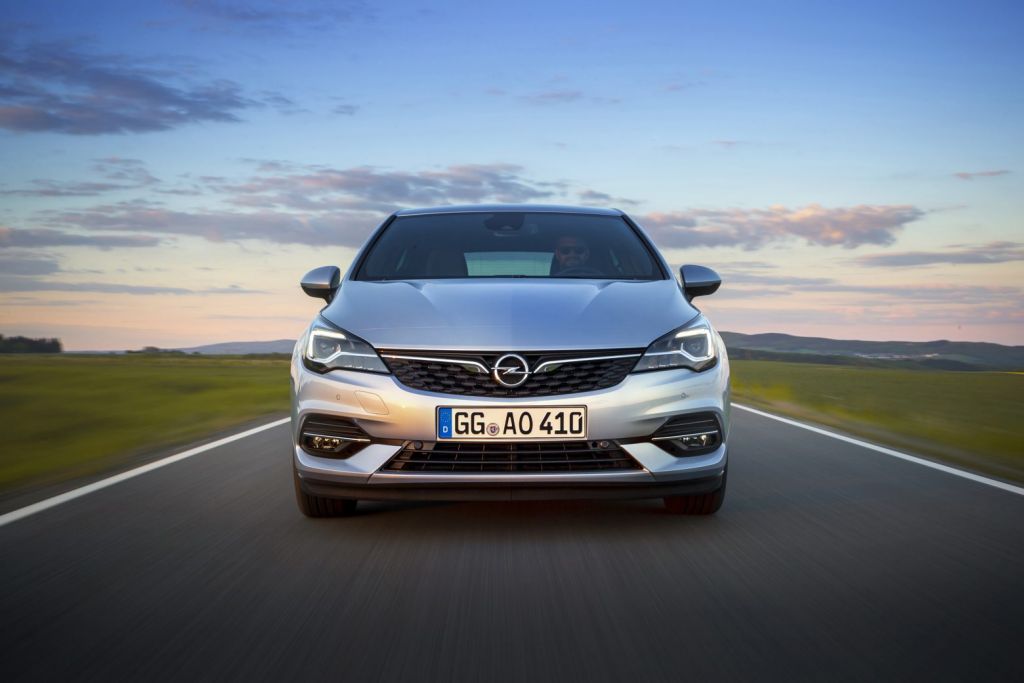 Plug-in υβριδικό μέλλον -και- για το Opel Astra
