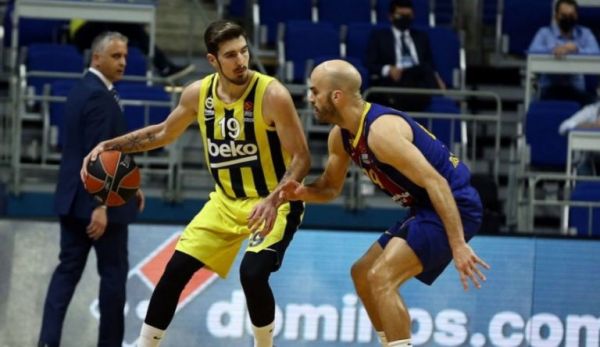 Πέρασε από την Πόλη και πήρε την πρωτιά η Μπαρτσελόνα (73-82)