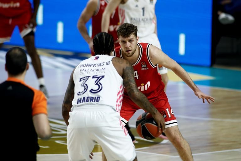 Ο «ελληνικός» Ολυμπιακός του… Βεζένκοφ, έδειξε και στη Μαδρίτη ότι έχει μέλλον (72-63)