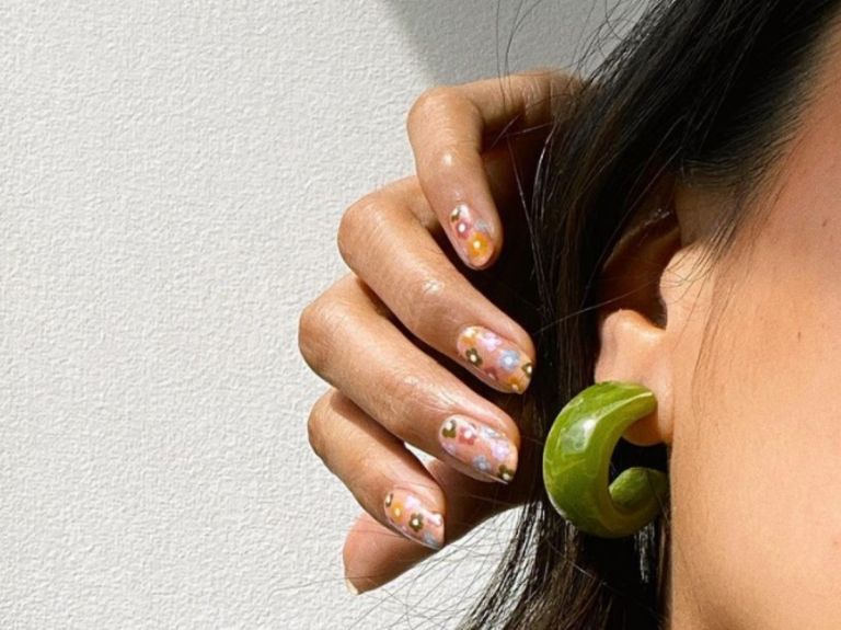 4 συμβουλές για να διατηρήσετε τα νύχια σας υγιή φέτος το καλοκαίρι