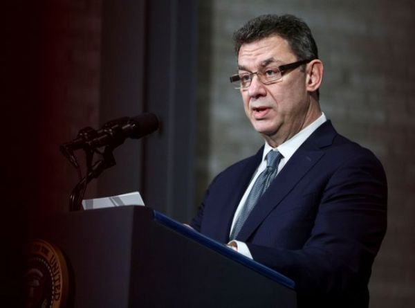 Μπουρλά για Τραμπ : «Μου έλεγε να βγει γρήγορα το εμβόλιο γιατί θα τον βοηθήσει στις εκλογές»