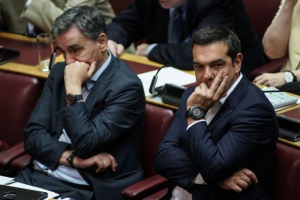 Αποστάσεις Τσίπρα από Τσακαλώτο: Τον άφησε εκτός εκδήλωσης για το οικονομικό πρόγραμμα