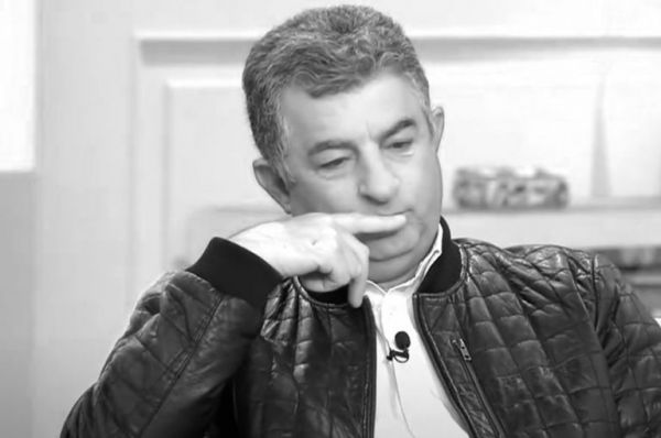 Γιώργος Καραϊβάζ : «Η αγάπη του για τη δημοσιογραφία τον έστειλε στον τάφο» λέει ο θείος του