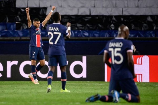 Έξαλλοι πανηγυρισμοί στην Παρί για την πρόκριση