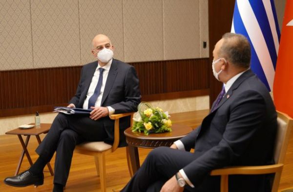 Τουρκία : Οργιάζουν τα ΜΜΕ για τη σύγκρουση Δένδια – Τσαβούσογλου