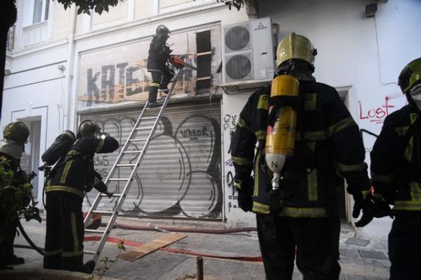 Βύρωνας: Χωρίς τις αισθήσεις της εντοπίστηκε γυναίκα μετά φωτιά στο σπίτι της