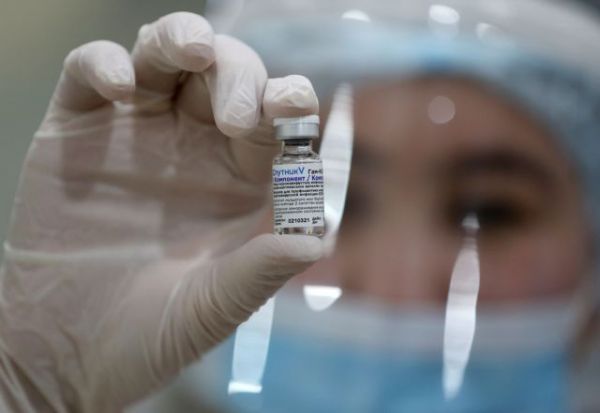 Κοροναϊός : Στο επίκεντρο ο θάνατος της 65χρονης μετά τον εμβολιασμό με AstraZeneca – Τι εκτιμούν ειδικοί