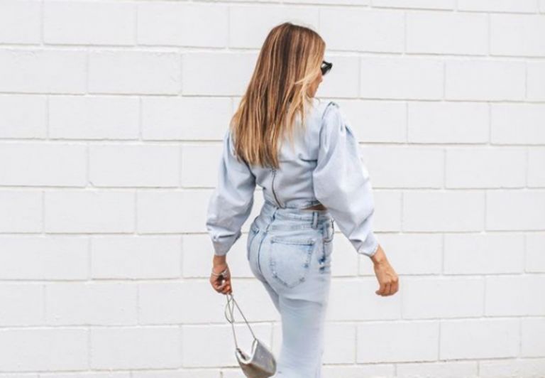 Ξεχάστε τα blue jeans! Αυτή είναι η νέα τάση για φέτος