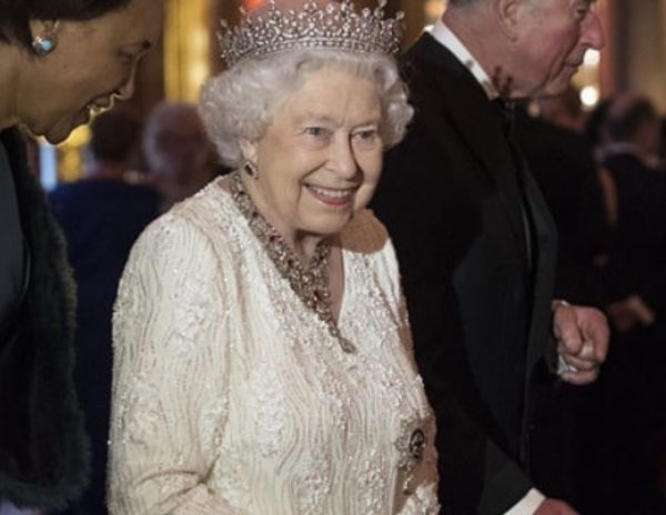 Ιμέλντα Στόντον : Έτοιμη αλλά φοβισμένη να υποδυθεί την βασίλισσα Ελισάβετ