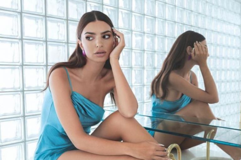 Έμιλι Ρατακόφσκι: Η λεχώνα στην πρώτη της έξοδο με αβυσσαλέο ντεκολτέ – Φωτογραφία