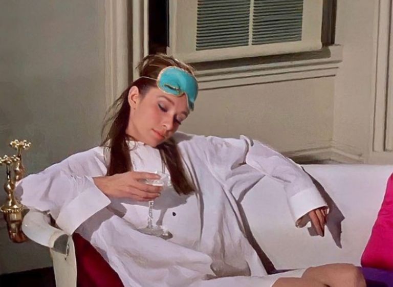 4 μυστικά ομορφιάς για να φαίνεστε λιγότερο κουρασμένες σε λίγα δευτερόλεπτα