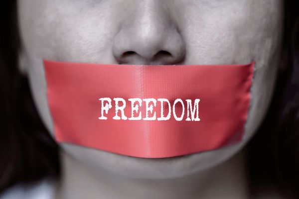 Κίνα: Σύσταση από ΕΕ για διασφάλιση της ελευθερίας του λόγου μετά από καταγγελία δημοσιογράφου