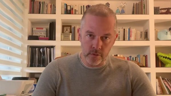 Χρήστος Λούλης : «Το μεγαλύτερό μου ταλέντο είναι να πείθω τους ανθρώπους ότι έχω ταλέντο»