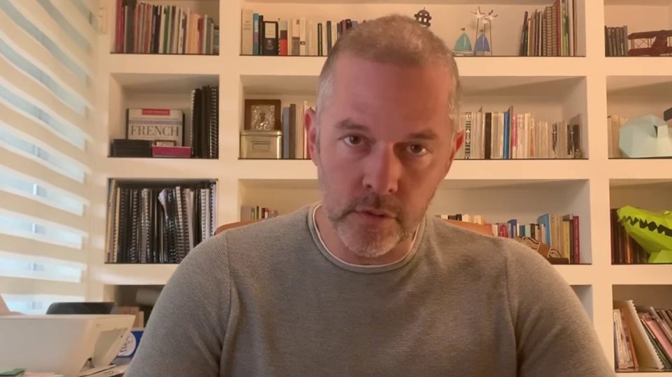 Χρήστος Λούλης : «Το μεγαλύτερό μου ταλέντο είναι να πείθω τους ανθρώπους ότι έχω ταλέντο»