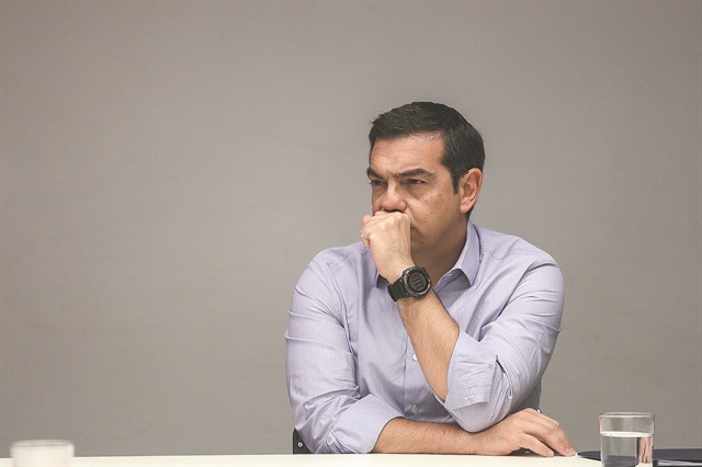 Τσίπρας: Η κυβέρνηση καταδιώκει τον αγρότη παραγωγό