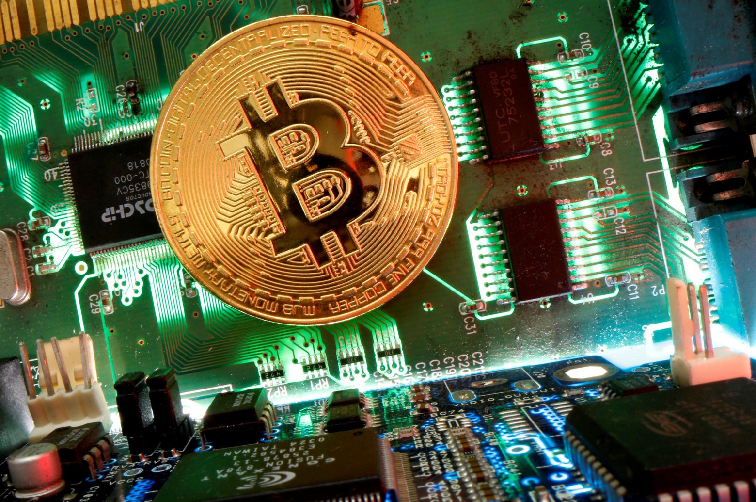 Νέο ρεκόρ για το Bitcoin καθώς τα κρυπτονομίσματα φτάνουν στο χρηματιστήριο