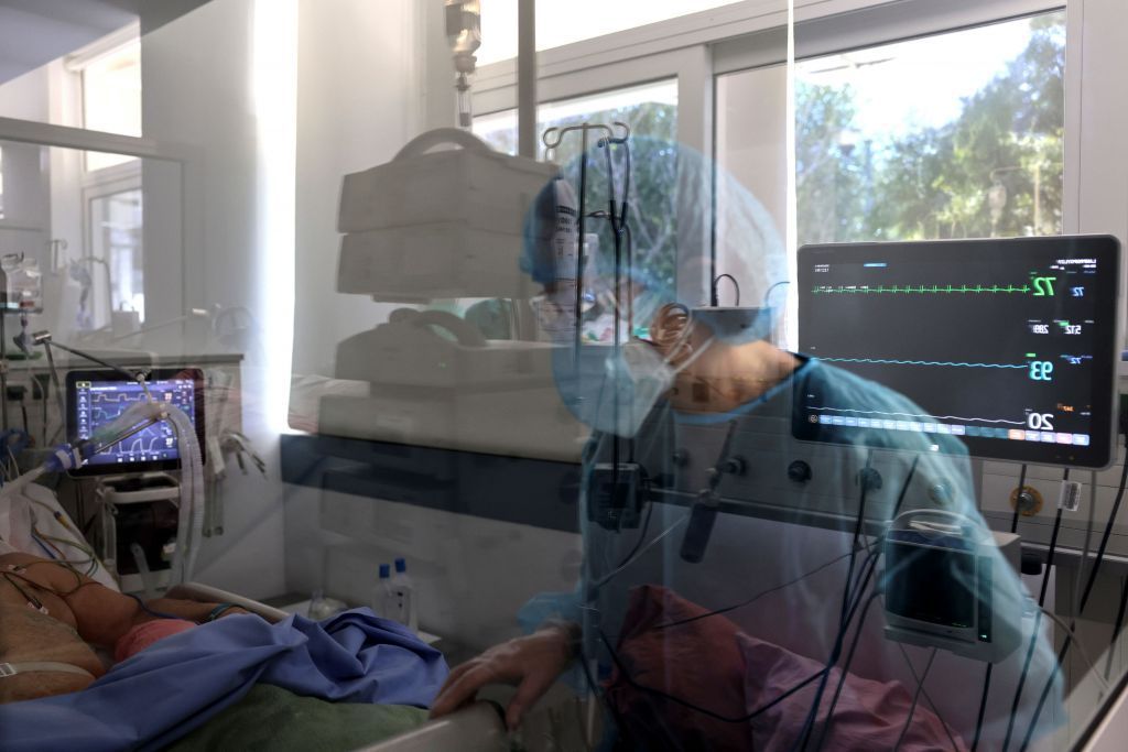 Ερυθρός Σταυρός : Πρωτοφανές έγκλημα – Έβγαλε την πρίζα και τράβηξε τον σωλήνα του 76χρονου