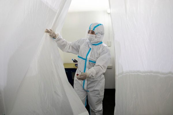 Κοροναϊός : Βρετανικό πείραμα εσκεμμένης επαναμόλυνσης ζητά εθελοντές