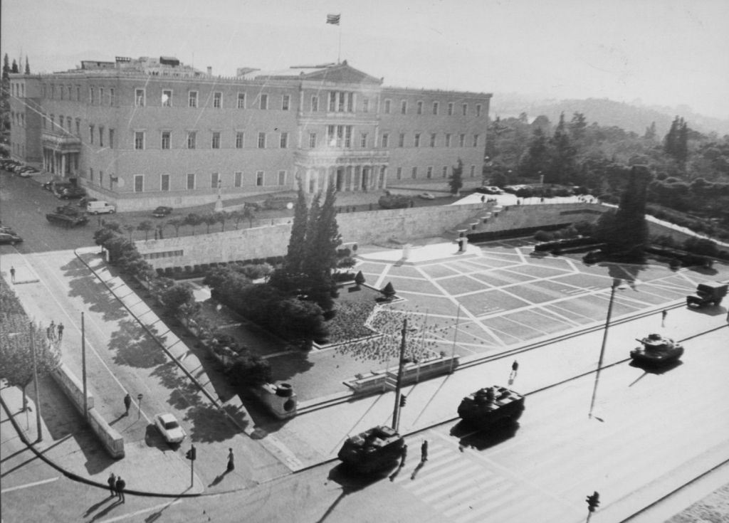21η Απριλίου 1967 : Η ημέρα που η Ελλάδα μπήκε στον «γύψο»