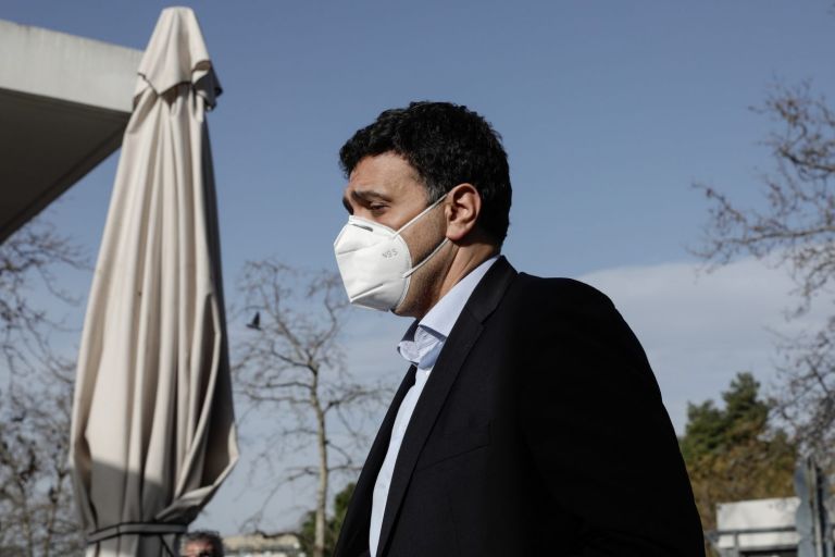 Κικίλιας: Τον Ιούνιο ο εμβολιασμός των υγιών σαραντάρηδων – Σημαντική υποχώρηση της πανδημίας τον Μάιο