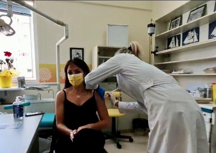 Δόμνα Μιχαηλίδου: Τι είπε για τον εμβολιασμό της με AstraZeneca