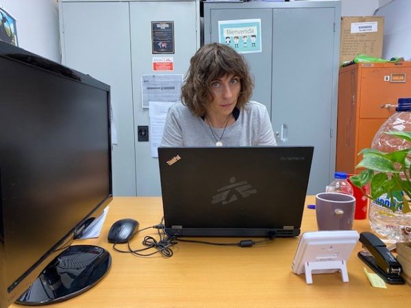 Από το Κόνγκο μέχρι τη Βενεζουέλα: Μια οικονομολόγος στους Γιατρούς Χωρίς Σύνορα – «Αφού μπορούμε πρέπει να βοηθήσουμε»