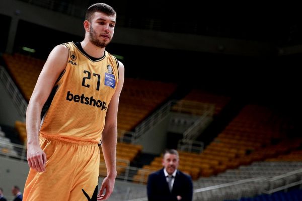 ΑΕΚ : Στα άκρα με Ρογκαβόπουλο, κατέθεσε προσφυγή ο παίκτης