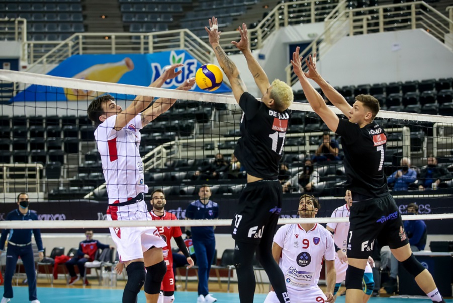 Νίκη με ανατροπή για τον Φοίνικα Σύρου (3-1 σετ)