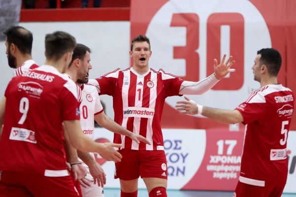 Πάρτι τίτλου για τον Ολυμπιακό (3-0 σετ)