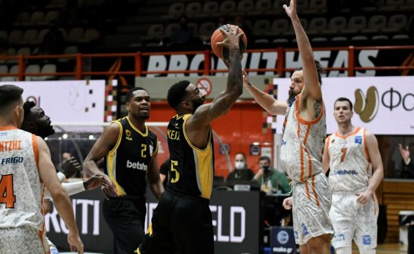 Λανγκφορντ : «Η λίγκα με τους χειρότερους διαιτητές»