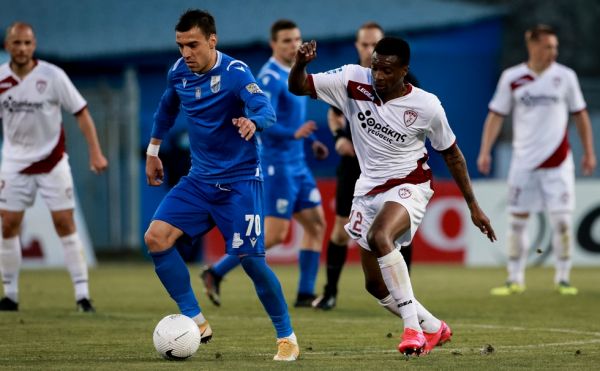 Λαμία-Λάρισα 0-0: «Ζωντανή» η ΑΕΛ και η μάχη συνεχίζεται