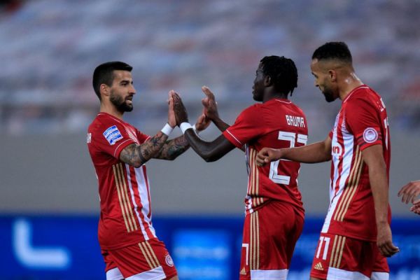 Ολυμπιακός-ΑΕΚ: Η μέρα με τη νύχτα