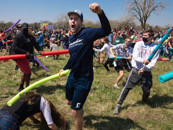 H μάχη των Τζος: Εκατοντάδες άνθρωποι με το ίδιο όνομα «πάλεψαν» για να το κρατήσουν