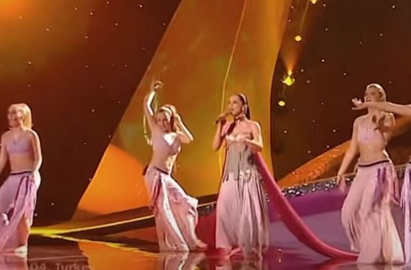 Σερτάμπ Ερενέρ: Πώς είναι σήμερα η νικήτρια της Eurovision το 2003;