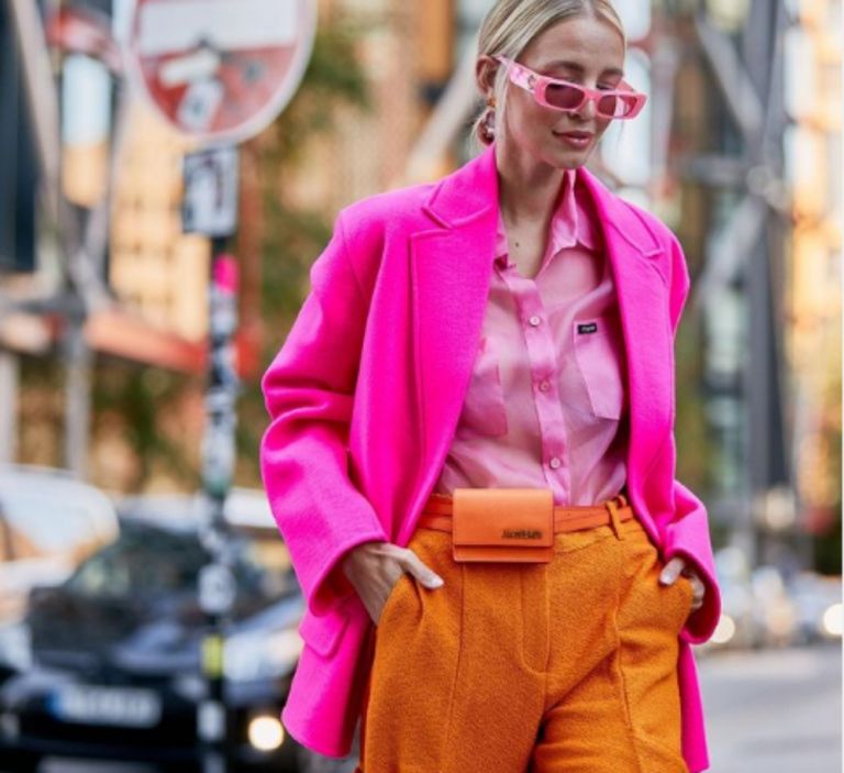 Ένα χρωματιστό παντελόνι μπορεί να φέρει την άνοιξη στις εμφανίσεις σας