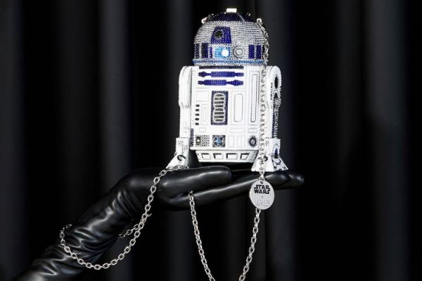 Τσάντες με το R2-D2 κατασκευασμένες με 9.000 κρυστάλλους, αφιερωμένη στις Star Wars fashionistas