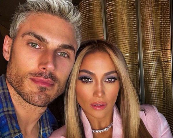 Ο κομμωτής της JLO μας δείχνει το απόλυτο καλοκαιρινό χτένισμα