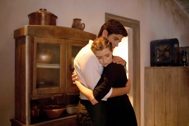 Άγριες Μέλισσες spoiler: Σύννεφα στην σχέση Ελένης και Λάμπρου