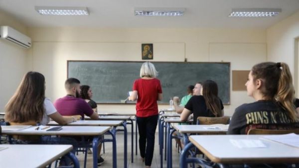 Κεραμέως : «Άνοιξε η πλατφόρμα για όσους εκπαιδευτικούς δεν έχουν εμβολιαστεί»