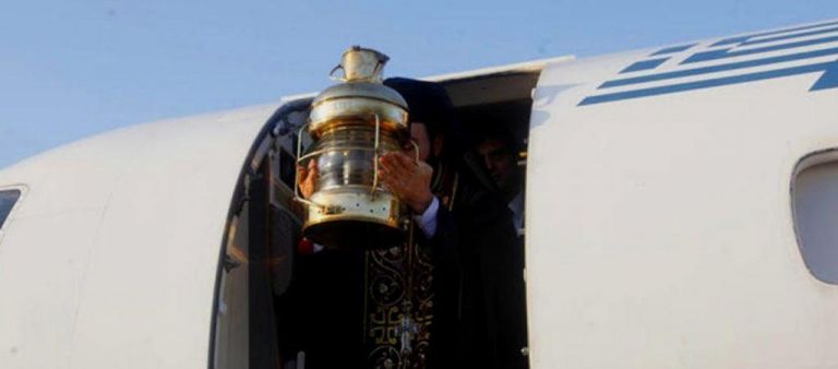 Άγιο Φως: Χωρίς τιμές αρχηγού κράτους φέτος η υποδοχή του λόγω κοροναϊού