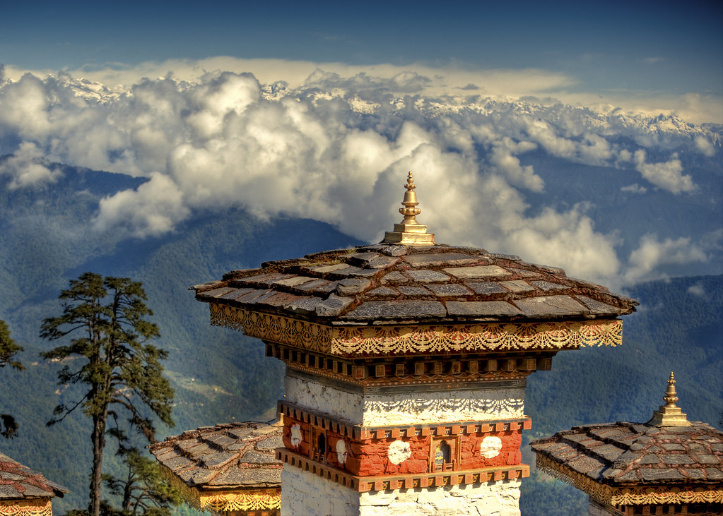Η απίστευτη επιχείρηση για να φτάσει το AstraZeneca στο Μπουτάν – Μάχη με τα γιακ, πεζοπορία μέσα στα χιόνια