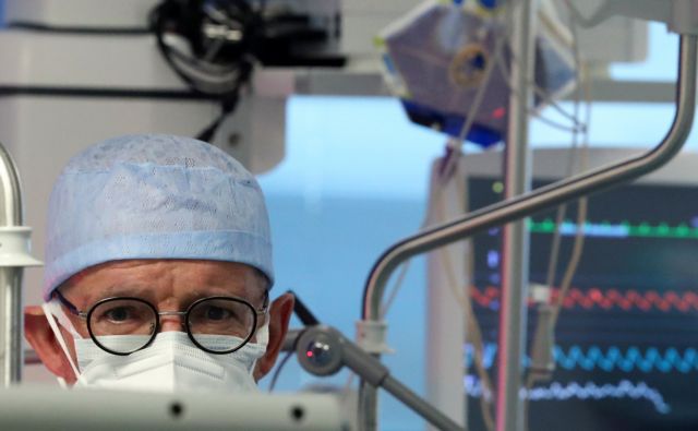 Κοροναϊός : Νεκροί και διασωληνωμένοι «στοιχειώνουν» την κρισιμότερη απόφαση των λοιμωξιολόγων