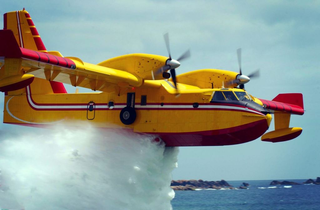 Η Ελλάδα αποκτά 15 μικρά αμφίβια αεροσκάφη για τις καλοκαιρινές φωτιές στα νησιά