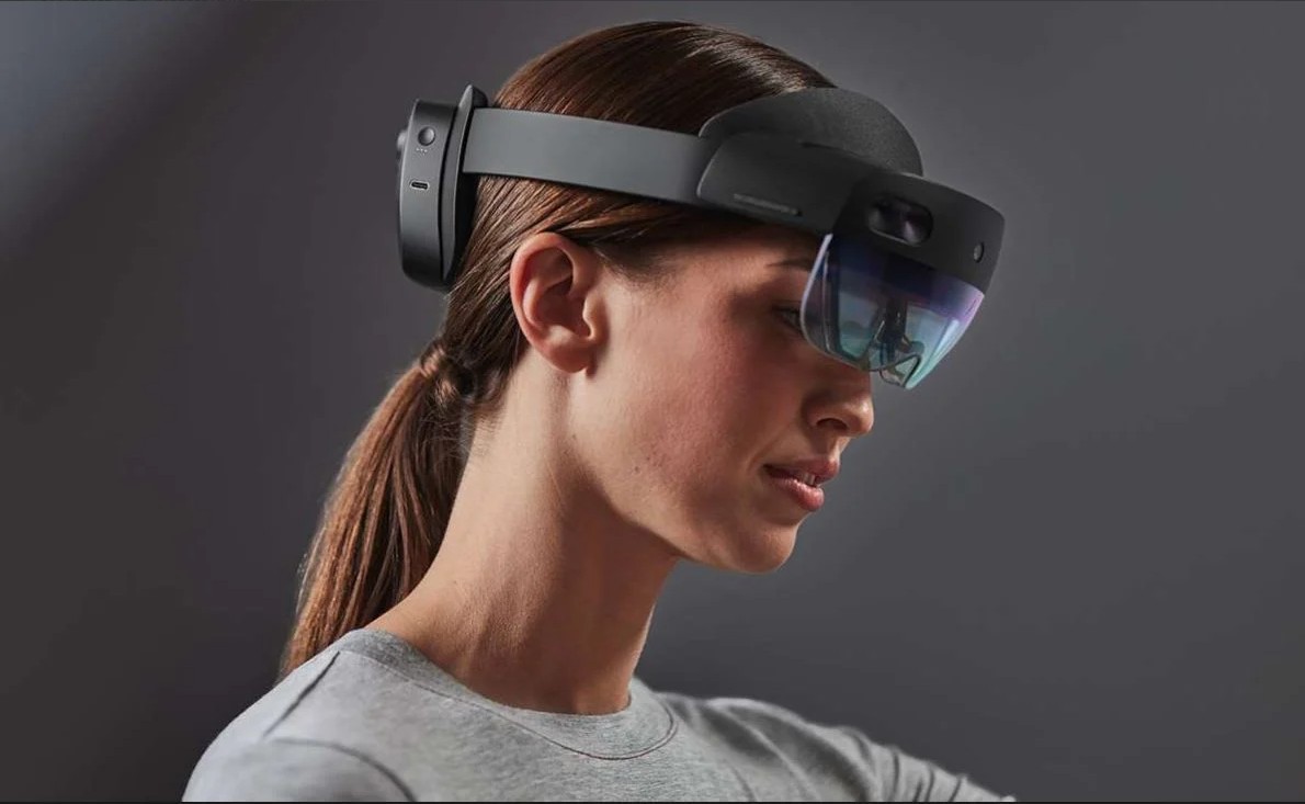 Η Microsft εξοπλίζει τον αμερικανικό στρατό με γυαλιά επαυξημένης πραγματικότητας